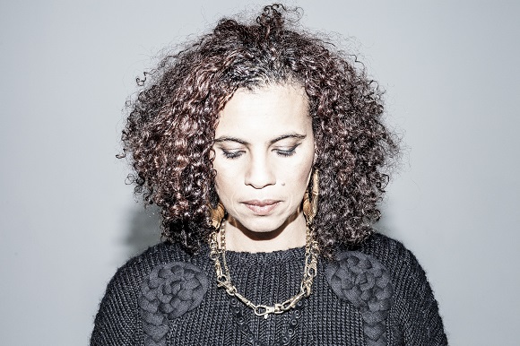 Neneh Cherry Feat. Robyn: ‘Out of The Black’ (Bouvet Radio Mix)