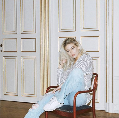 INTRODUCING: Sofia Karlberg – ‘A Bible of Mermaid Pictures’